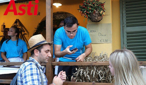 L'app "al lavoro" in occasione della scorsa edizione del Festival delle Sagre Astigiane L'app "al lavoro" in occasione della scorsa edizione del Festival delle Sagre Astigiane