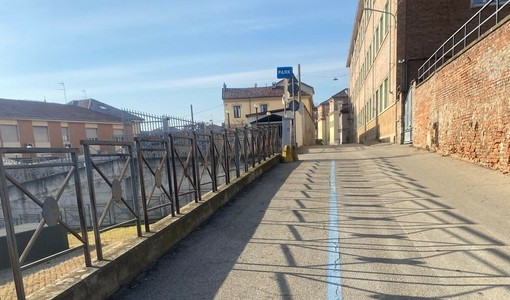 Gli stalli blu di via Testa