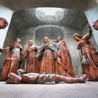 Spettacolare foto di Enzo Isaia del Compianto sul Cristo morto, esempio d'arte rinascimentale in Cattedrale ad Asti
