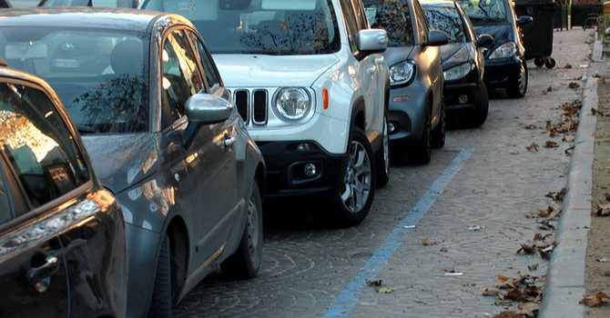 'Regalo di Natale' per gli automobilisti astigiani: due ore di sosta omaggio nelle zone di corona 'Regalo di Natale' per gli automobilisti astigiani: due ore di sosta omaggio nelle zone di corona