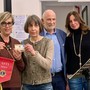 La consegna dell'oboe da parte della presidente Lions Simona Bottero