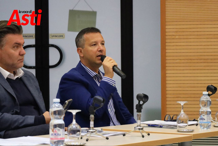 Il sindaco di San Damiano d'Asti Davide Migliaso durante la presentaxione ufficiale delle Fiere Nazionali del tartufo bianco astigiane  (Ph: MerfePhoto) Il sindaco di San Damiano d'Asti Davide Migliaso durante la presentaxione ufficiale delle Fiere Nazionali del tartufo bianco astigiane  (Ph: MerfePhoto)