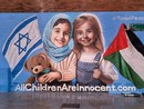 Un murales, comparso su un muro londinese, rimarca con forza che tutti i bambini sono innocenti Un murales, comparso su un muro londinese, rimarca con forza che tutti i bambini sono innocenti