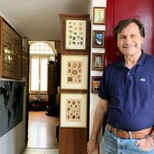Massimo Umberto Tomalino ritratto nella sala del museo Magmax