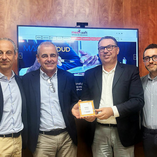 Al centro i titolari di Measoft srl, Davide Fornaca e Giorgio Cerruti, con i referenti Zucchetti Al centro i titolari di Measoft srl, Davide Fornaca e Giorgio Cerruti, con i referenti Zucchetti