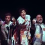 Un'immagine di scena dello spettacolo con, da sinistra a destra: Andrea Caldi, Elena Romano e Fabio Fassio