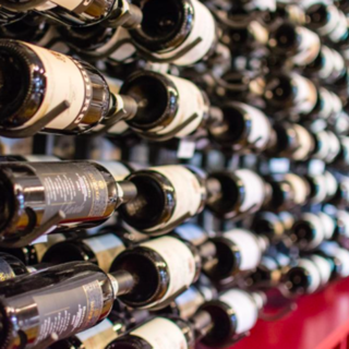 Vini piemontesi alla conquista dei mercati: l'Asti DOCG vola a New York, la Barbera ottiene marchio UE
