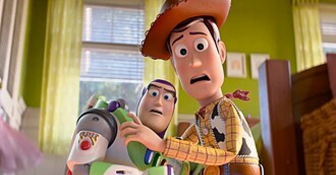 Questa settimana al cinema. Toy Story 5: Woody, Buzz e Jessie tornano per combattere la loro battaglia più difficile.. contro i tablet Questa settimana al cinema. Toy Story 5: Woody, Buzz e Jessie tornano per combattere la loro battaglia più difficile.. contro i tablet