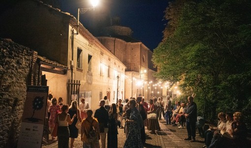 Torna "Teatro e colline – alfieri nel Borgo Unesco": a Calamandrana Alta dal 24 al 26 luglio la seconda edizione del festival con ospiti internazionali e laboratori d'eccezione
