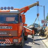 Trattore si ribalta sulla salita di Canove a Priocca, illeso il conducente Trattore si ribalta sulla salita di Canove a Priocca, illeso il conducente
