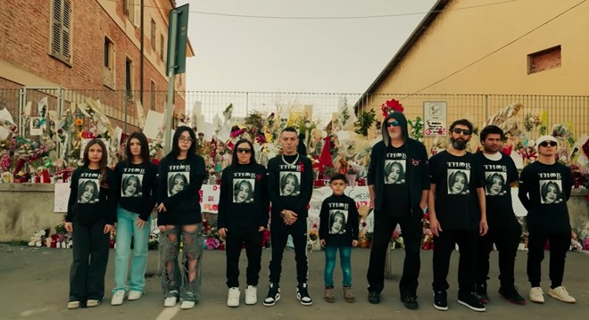 Un'immagine tratta dal video, girato sul luogo del femminicidio