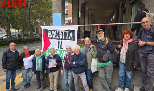 Rappresentanti della società civile, manifestano ad Asti contro Teva Rappresentanti della società civile, manifestano ad Asti contro Teva