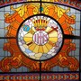 Una delle vetrate artistiche della chiesa di San Martino a Calosso