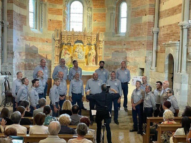 Trent'anni di musica e tradizione per la Compania dij Cantor Trent'anni di musica e tradizione per la Compania dij Cantor