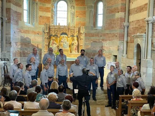 Trent'anni di musica e tradizione per la Compania dij Cantor Trent'anni di musica e tradizione per la Compania dij Cantor