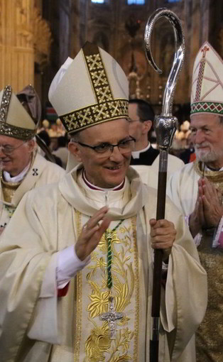 In tempi di coronavirus, il vescovo Marco Prastaro celebra la Messa domenicale su YouTube