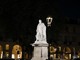 La statua di Alfieri, nell'omonima piazza cittadina, ritratta in un suggestivo scatto notturno di Merfephoto - Efrem Zanchettin La statua di Alfieri, nell'omonima piazza cittadina, ritratta in un suggestivo scatto notturno di Merfephoto - Efrem Zanchettin