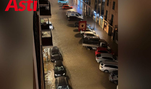 Via Cavour allagata dopo il maltempo