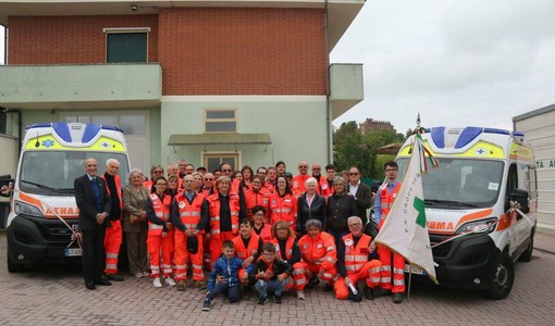 La Croce Verde Montemagno celebra 35 anni: una domenica di festa tra nuove ambulanze e musica La Croce Verde Montemagno celebra 35 anni: una domenica di festa tra nuove ambulanze e musica