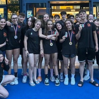Foto di gruppo della ValleBelbo Sport della scorsa edizione dei Campionati Italiani CSI a Lignano Sabbiadoro