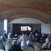 La magia del cinema risveglia la memoria nelle rsa canellesi La magia del cinema risveglia la memoria nelle rsa canellesi