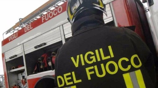 Incendio in una villetta a Revigliasco d’Asti: una persona intossicata dal fumo