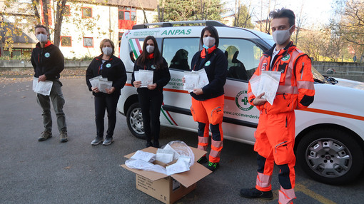 Uniqlo abbigliamento dona 15mila mascherine ad Anpas Piemonte per volontari e famiglie