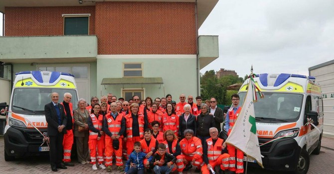 La Croce Verde Montemagno celebra 35 anni: una domenica di festa tra nuove ambulanze e musica La Croce Verde Montemagno celebra 35 anni: una domenica di festa tra nuove ambulanze e musica
