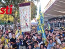 L'incontenibile gioia dei borghigiani giallo-blu L'incontenibile gioia dei borghigiani giallo-blu