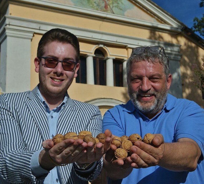 Il sindaco di Villanova Solaro Gabriele Giletta con il presidente della Pro loco Mauro Rosso Ph. Agenzia Acca