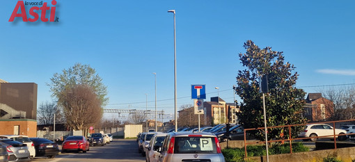 Vicolo Goito ostaggio di degrado e pendolari: la lettera amara di un cittadino astigiano