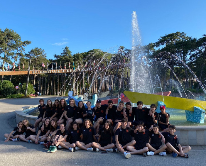 Foto di gruppo per gli atleti della società alle finali nazionali del 2024