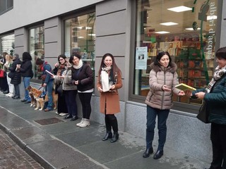 Il flash mob letterario del trasloco ad Alberi d'acqua