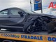 Incidente stradale a Castell'Alfero: un'auto finisce contro il muretto di un distributore di benzina