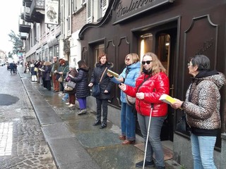 Il flash mob letterario del trasloco ad Alberi d'acqua