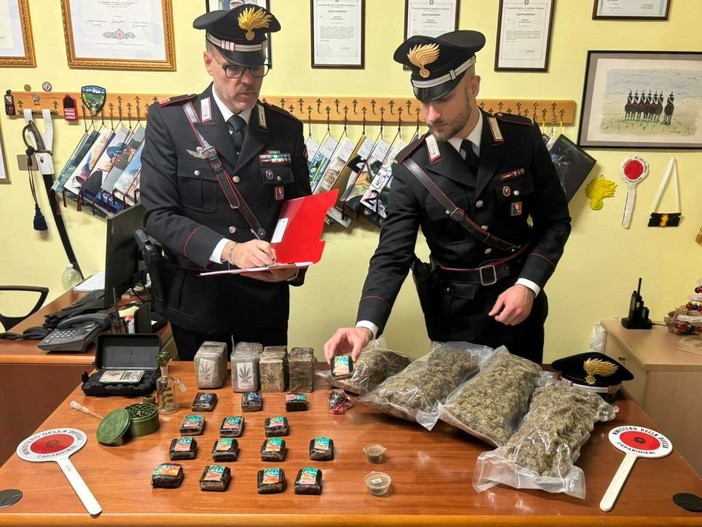Servizi straordinari dei Carabinieri in provincia di Asti: sequestrati 10 kg di droga