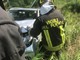 Villanova d'Asti: auto finisce in una profonda scarpata dopo essere stata tamponata da un mezzo pesante