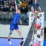 Ivan Zaytsev in attacco contro Piacenza Ivan Zaytsev in attacco contro Piacenza