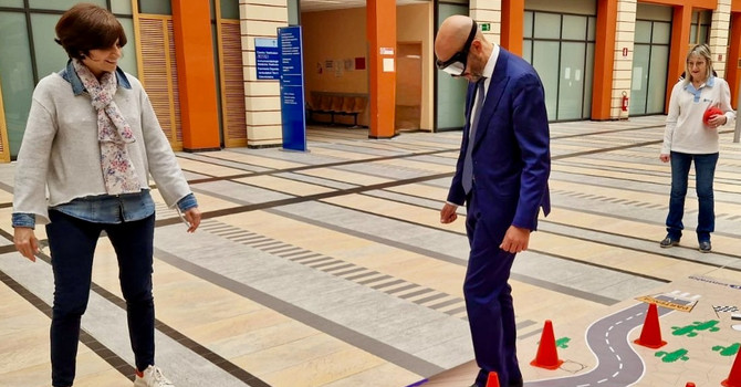 Guida e alcol, al Massaia arrivano i visori che simulano lo stato di ebbrezza Guida e alcol, al Massaia arrivano i visori che simulano lo stato di ebbrezza