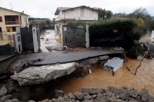 Emergenze regionali, super poteri a presidente e giunta per tagliare la burocrazia Emergenze regionali, super poteri a presidente e giunta per tagliare la burocrazia