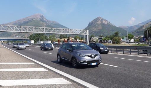Esodo estivo, weekend da bollino nero sulle strade: previsti oltre 26 milioni di spostamenti fino a domani