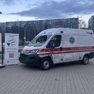 L'ambulanza crivellata dai colpi russi (Ph Lukraine)