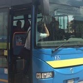 Da domani aumentano i biglietti di treni e bus: scattano le nuove tariffe anche nel Cuneese