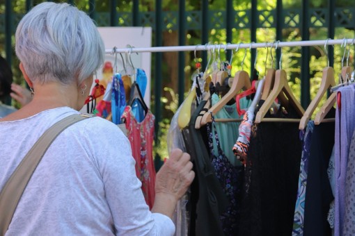 Un "caffè" per Asti Slow Fashion: al via la raccolta fondi per aprire una sede dedicata allo scambio di vestiti