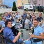 Il direttivo dell’associazione Comuni del Moscato si incontra al bar e pensa a nuove azioni gustando i vini delle nostre colline