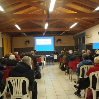 Immagine d'archivio di un'assemblea di quartiere a San Fedele