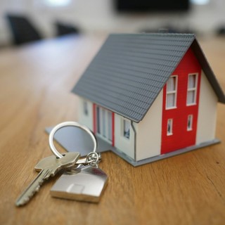 Vendere o acquistare casa: perché rivolgersi a un’agenzia immobiliare?