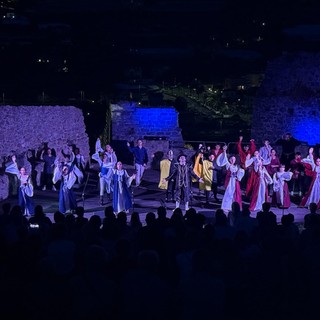 Taggia, l’estate va in scena: una stagione teatrale da record tra Castello, centro storico e Arma (Video)
