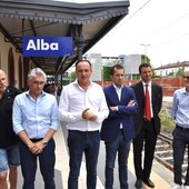 Riapre dopo 12 anni la linea ferroviaria Asti-Alba. 3 milioni di euro l'anno dalla Regione per garantire il servizio