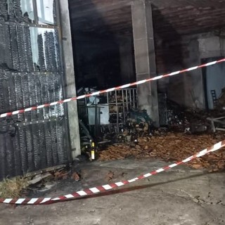 Incendio in agriturismo di Moasca: ingenti danni ma nessuna criticità per i presenti